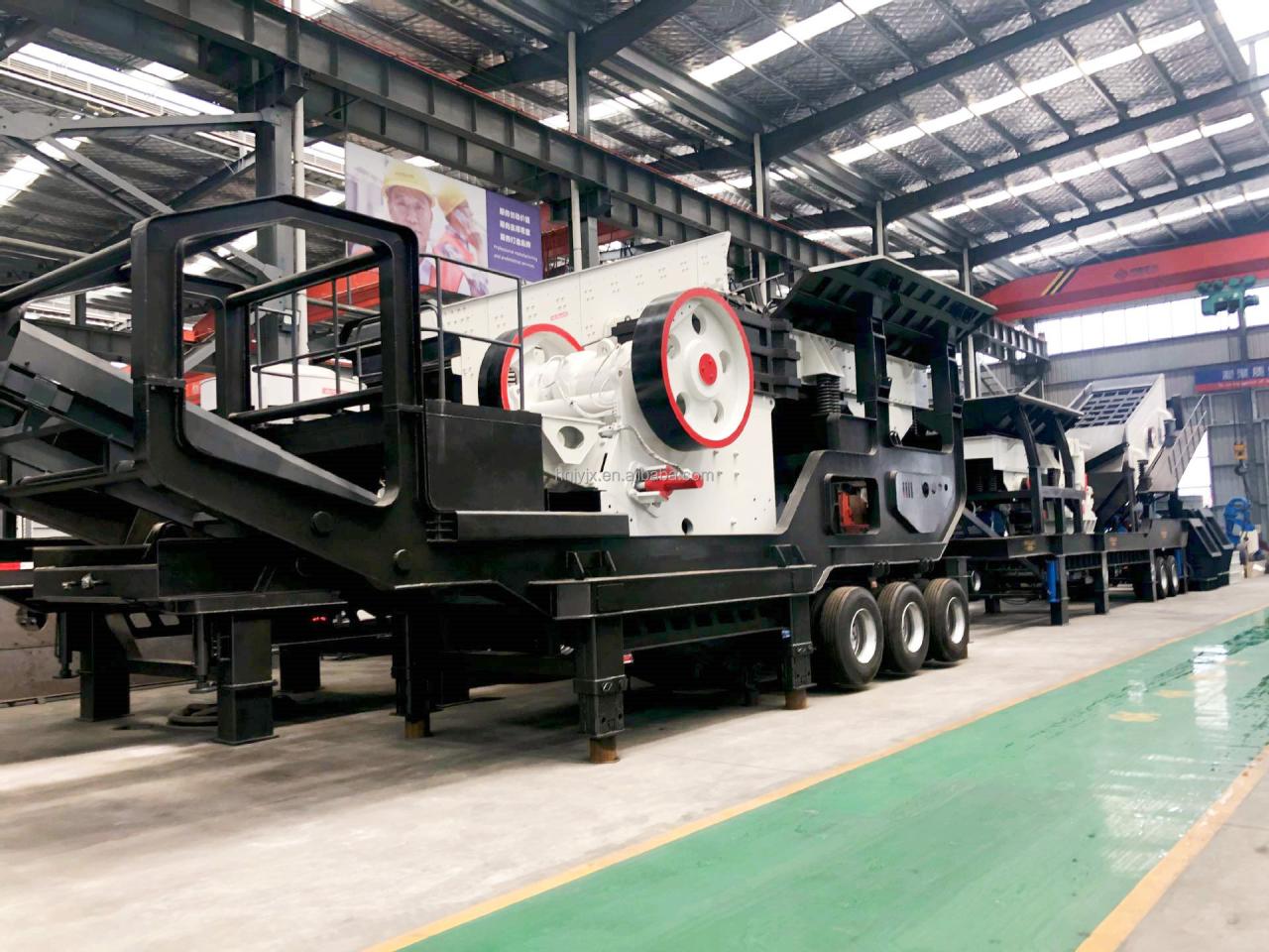 Mobile Stone jaw Crusher Machine Mobile Crushing Plant factory